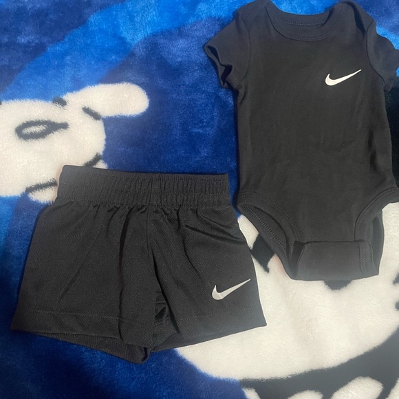 🏀 NIKE BASKETBALL SET 🏀 - Picture 1 of 2